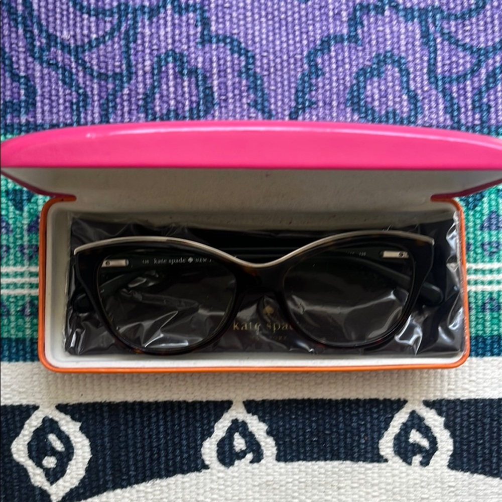 Kate Spade Aida Glasses with case and cleaning cloth - Picture 5 of 11